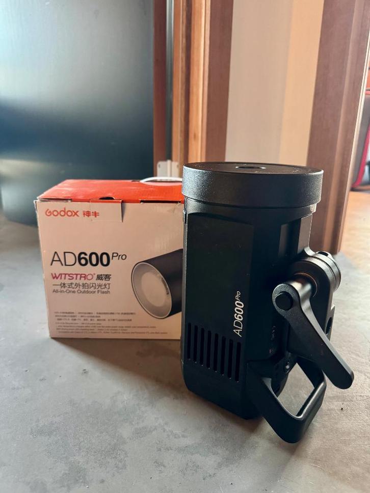 Flash Godox AD600 Pro - État comme neuf, TV, Hi-fi & Vidéo, Photo | Flash, Comme neuf, Autres marques, Enlèvement