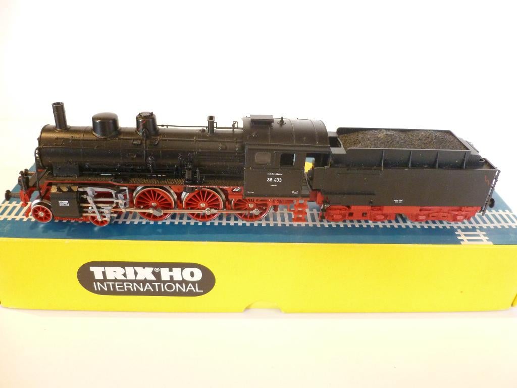 TRAINS HO, Hobby en Vrije tijd, Modeltreinen | H0, Zo goed als nieuw, Locomotief, Gelijkstroom, Trix, Ophalen of Verzenden