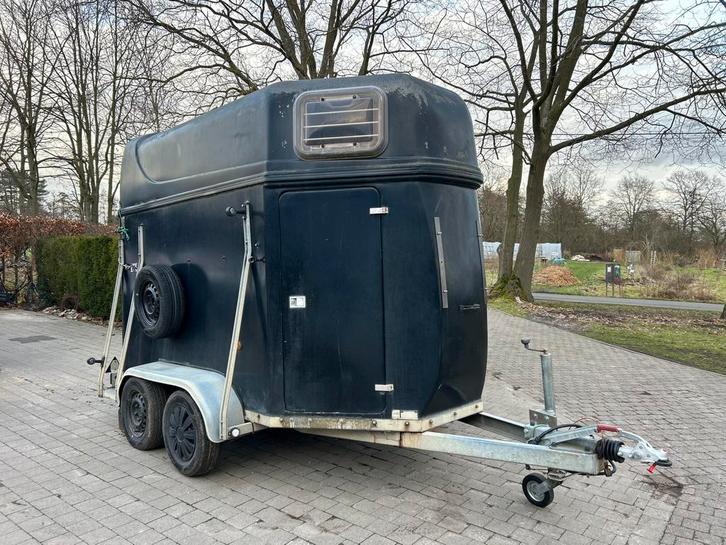 2 paardstrailer / sluis, Animaux & Accessoires, Chevaux & Poneys | Semi-remorques & Remorques, Comme neuf, Remorque 2 chevaux