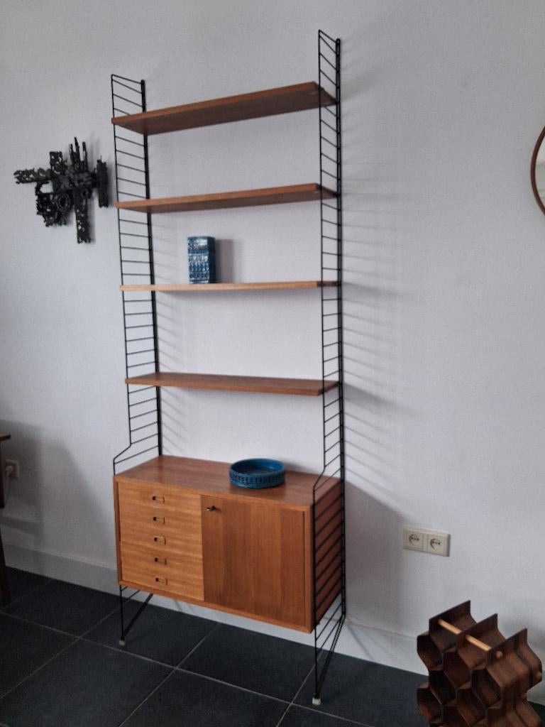 Nisse String wandmeubel, retro jaren 60 kast, Huis en Inrichting, Kasten | Wandmeubels, Gebruikt, 200 cm of meer, Minder dan 150 cm