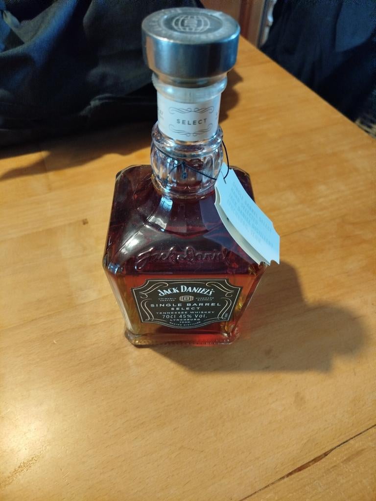 Bouteille Jack Daniel's et une bouteille spéciale