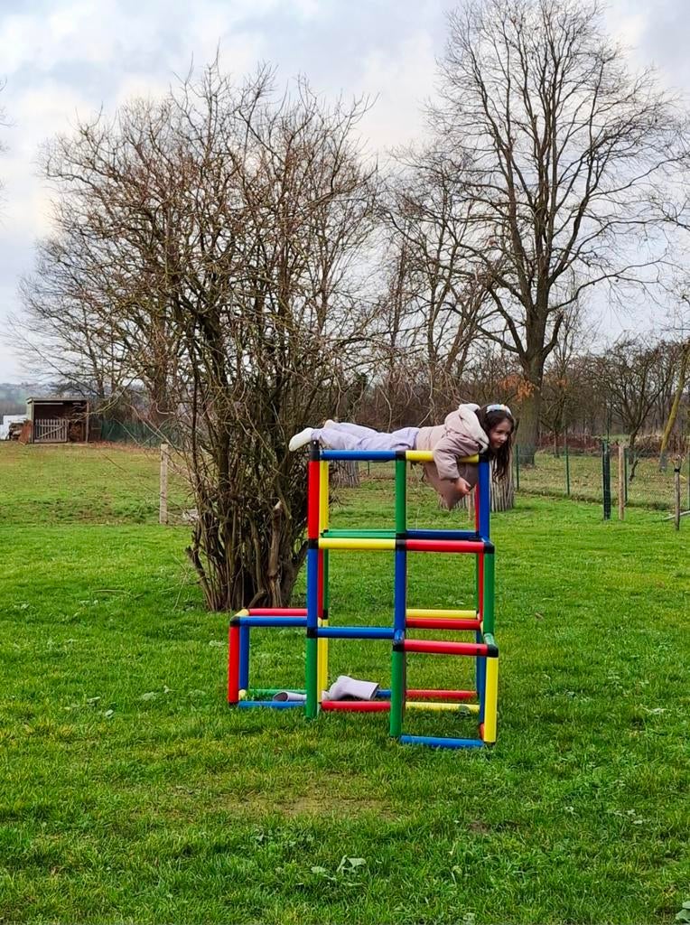 Pyramide d'escalade quadro en bon état, Enfants & Bébés, Jouets | Extérieur | Aires de jeux, Enlèvement