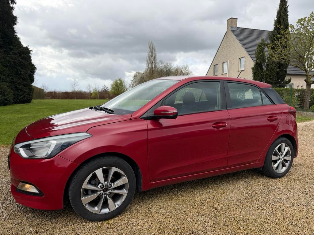 Hyundai i20*1.2i*2017*Airco/caméra/NAVI/Garantie*7950€, Rouge, Achat, Euro 6, Entreprise