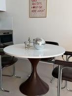 Table vintage (années 70) - pied tulipe, Maison & Meubles, Enlèvement, Utilisé