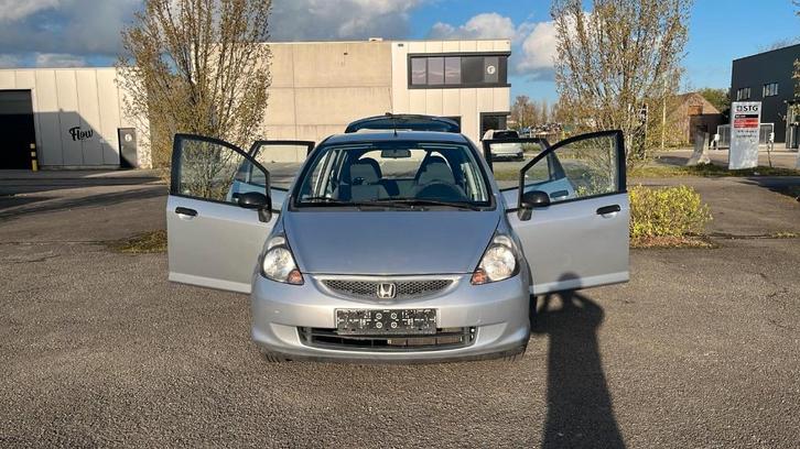 Honda jazz 2003, Auto's, Honda, Bedrijf, Jazz, Radio, Benzine, Euro 3, 5 deurs, Handgeschakeld, Zilver of Grijs, Grijs, Overige bekleding
