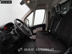 Peugeot Boxer 131pk Laadklep Zijdeur Bakwagen Navi Airco Cru, Auto's, Bestelwagens en Lichte vracht, Stof, Gebruikt, Euro 6, 2500 kg