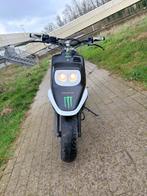 Booster spirit klasse a in prima staat ! (Trekt wheels) :-), Fietsen en Brommers, Ophalen, 70 cc, Zo goed als nieuw, Benzine