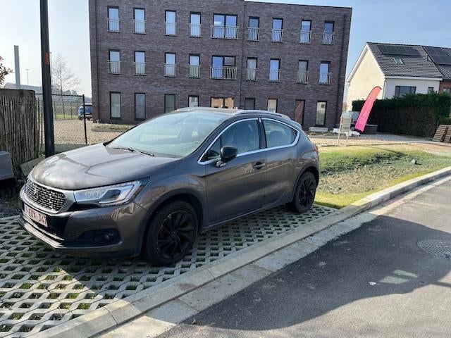 Citroën DS4 Crossback, 1199 cc, Bruin, Parkeersensor, Leder en Stof