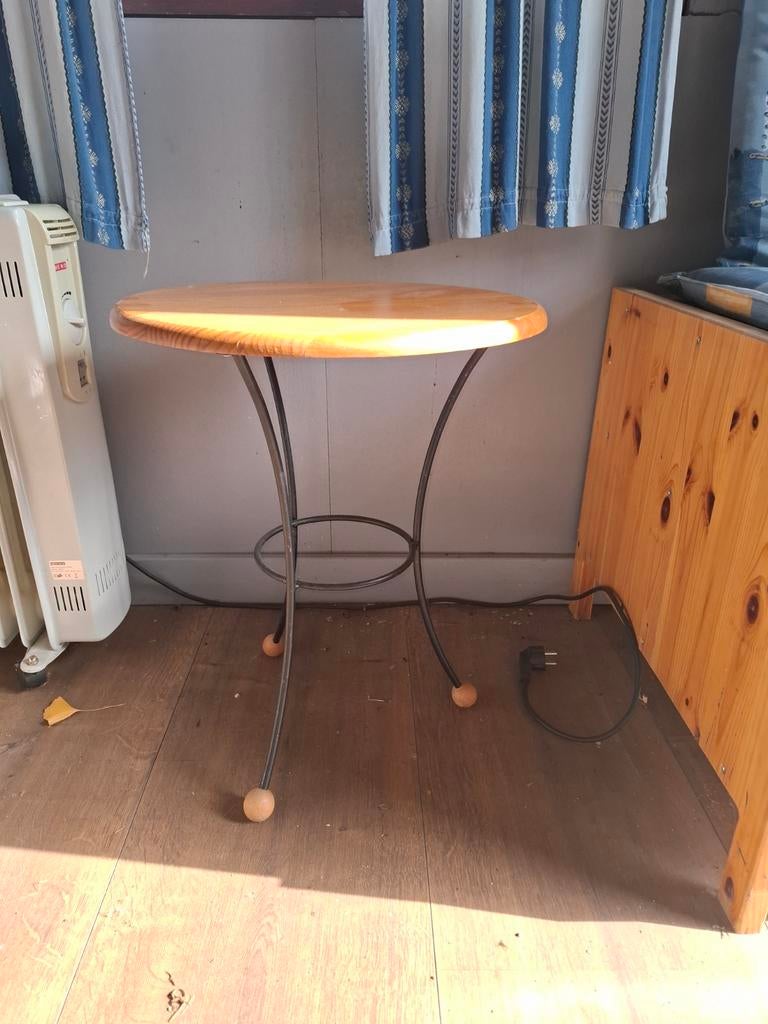 Salontafeltje, Ophalen