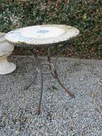 Oude tuintafel in metaal voor herstelling ronde tafel, Ophalen