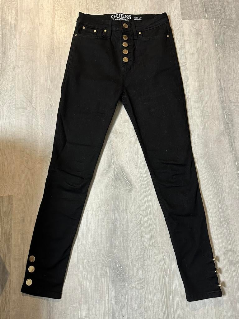 Jean Guess noir taille 34 - NEUF jamais porté, Vêtements | Femmes, Enlèvement ou Envoi, Neuf, Noir, W27 (confection 34) ou plus petit