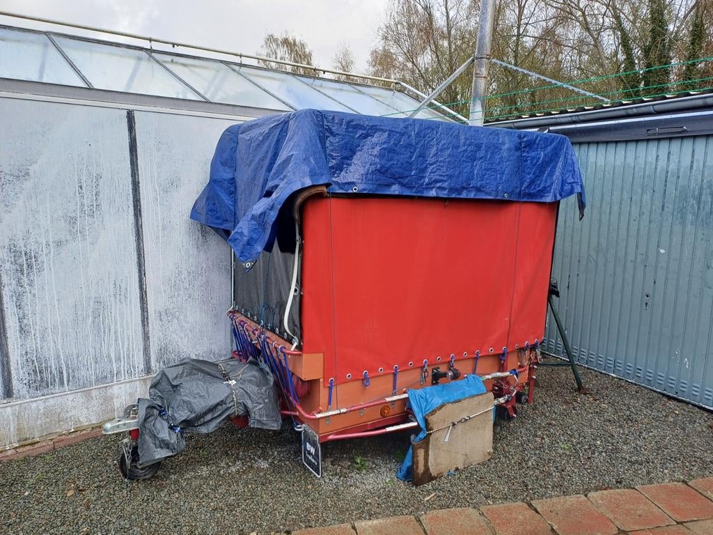 Aanhangwagen voor visgerief, Ophalen, Zo goed als nieuw