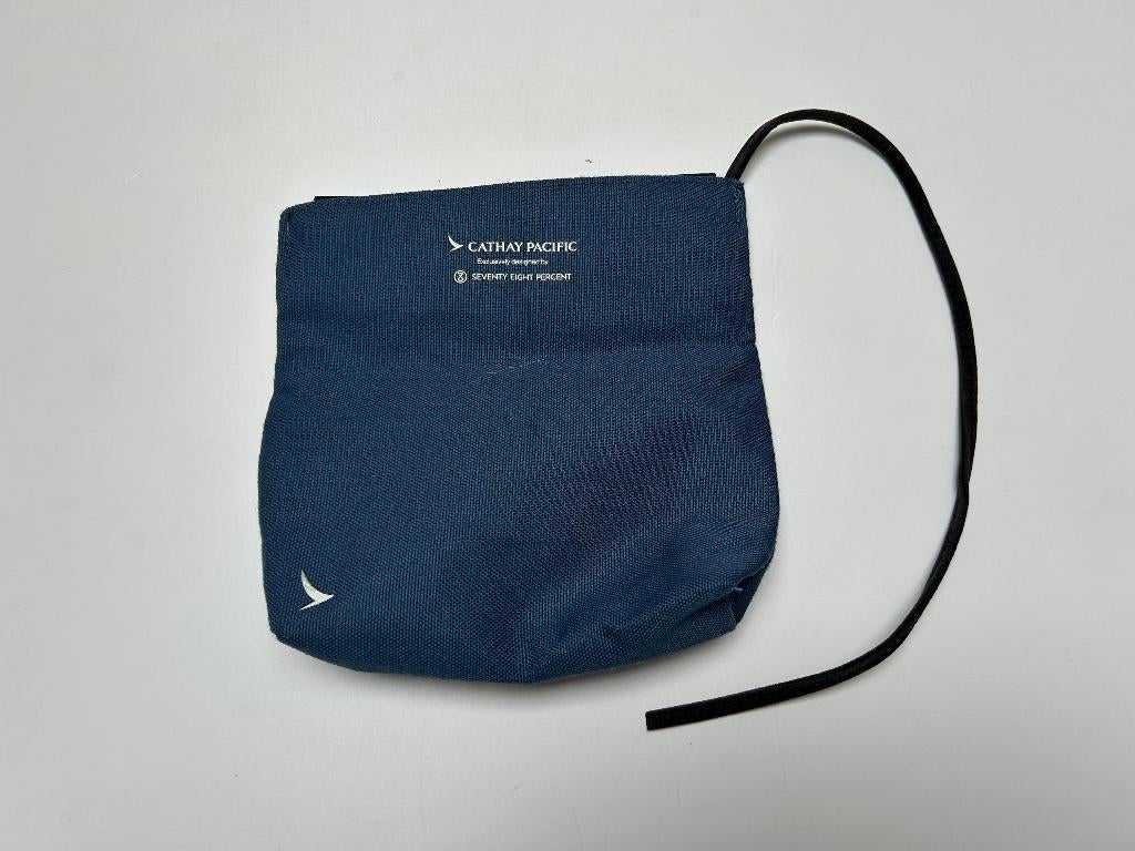 Trousse de toilette Airline Cathay Pacific, Collections, Aviation, Enlèvement ou Envoi, Comme neuf, Autres types