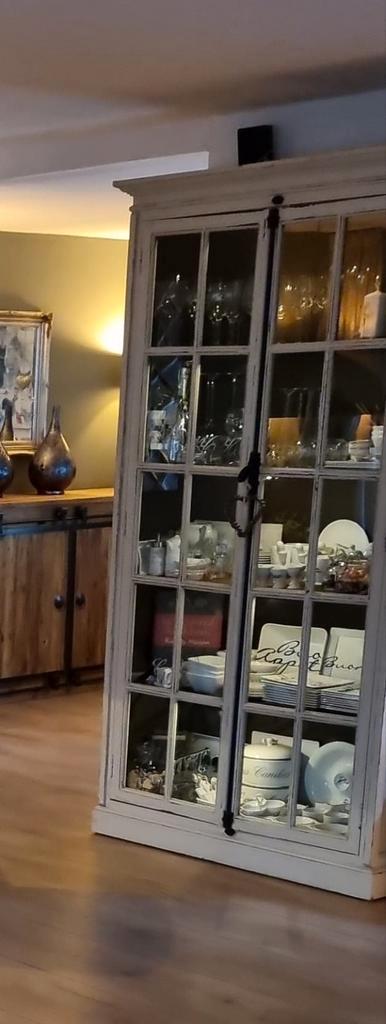 Oude witte vitrinekast, Huis en Inrichting, Kasten | Vitrinekasten, Ophalen