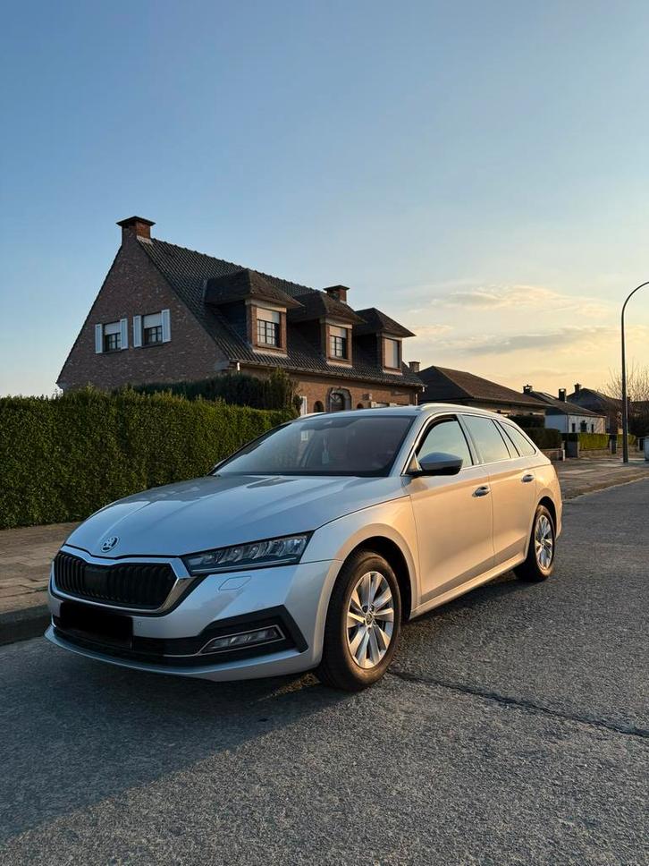 Skoda Octavia Automatic Hybrid/ Benzine TE KOOP!!, Auto's, Skoda, Particulier, Octavia, ABS, Adaptieve lichten, Adaptive Cruise Control