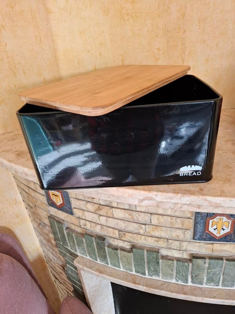 Brooddoos met snijplank, Ophalen, Zwart