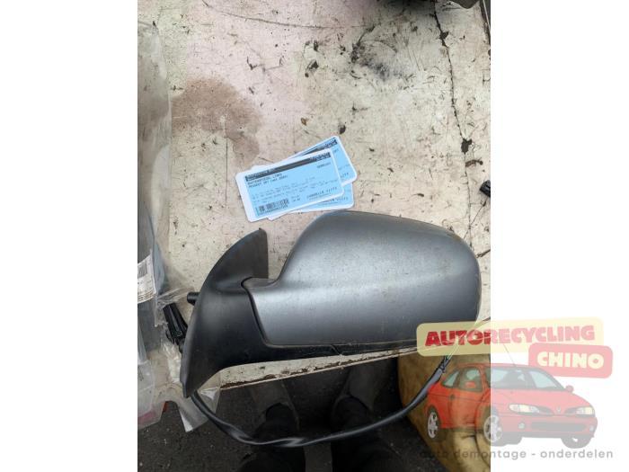 Buitenspiegel links van een Peugeot 307, Auto-onderdelen, Spiegels, Peugeot, Gebruikt, 3 maanden garantie, Ophalen of Verzenden