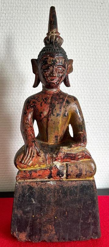 Oude polychrome houten Boeddha uit Laos, 19e eeuw beschikbaar voor biedingen