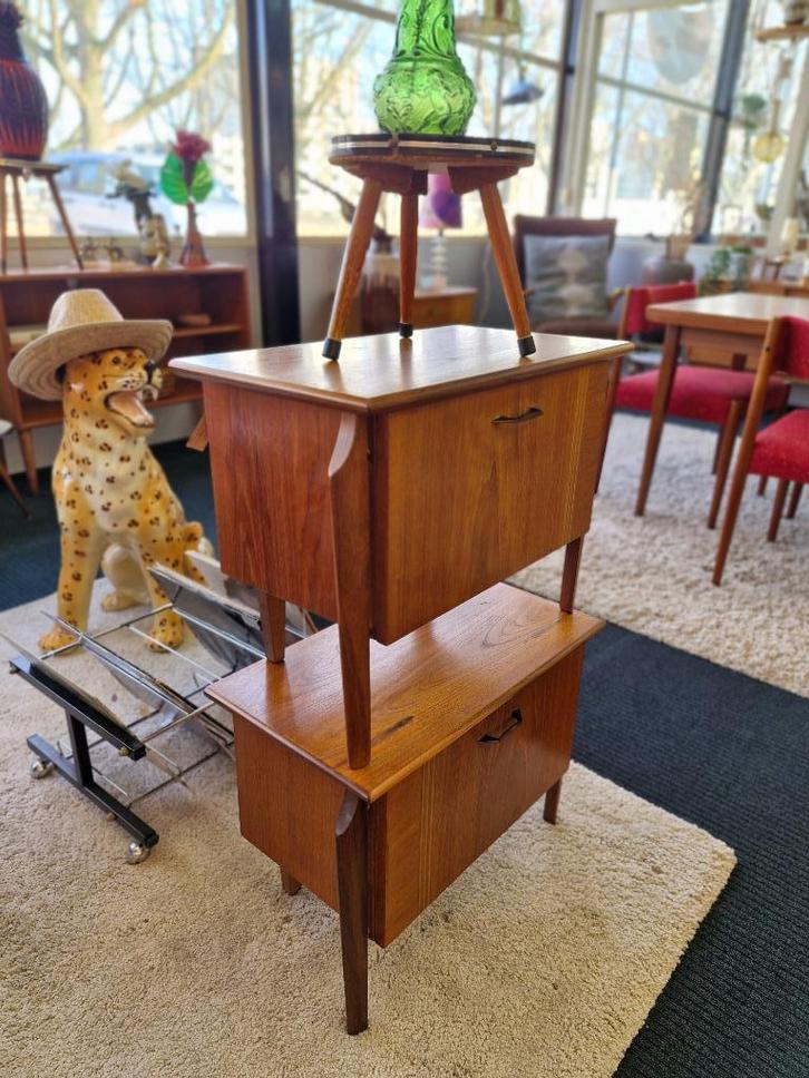 Set vintage nachtkastjes Louis van Teeffelen 70s, Huis en Inrichting, Slaapkamer | Nachtkastjes, Gebruikt, Ophalen