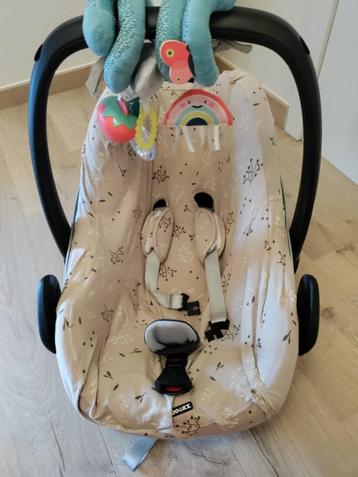 Maxi Cosi Peble Pro et deux Isofix assortis