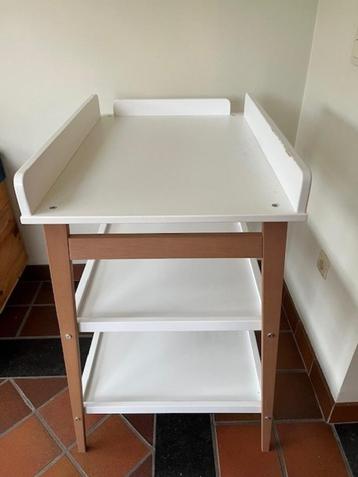 Luiertafel quax beschikbaar voor biedingen