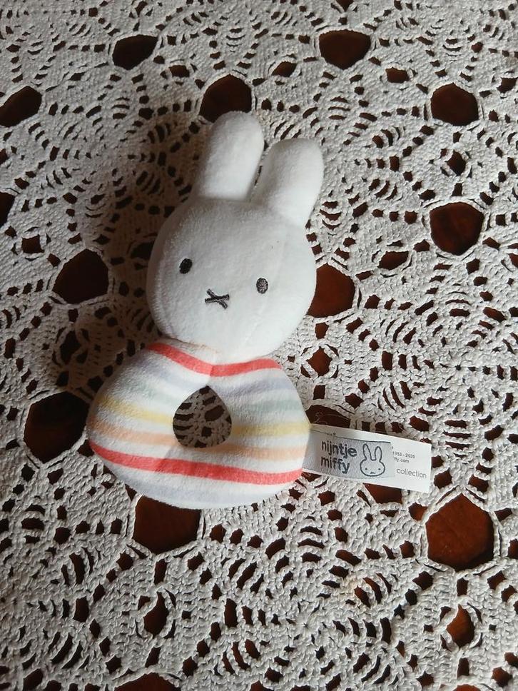 schattige Nijntje (miffy), Kinderen en Baby's, Speelgoed | Babyspeelgoed, Zo goed als nieuw, Rammelaar, Ophalen of Verzenden