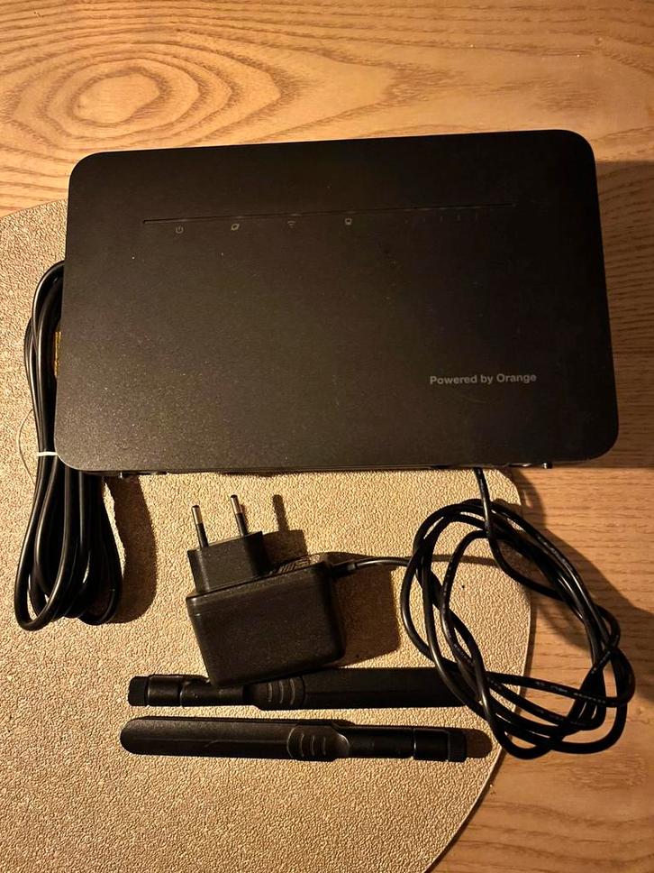 Orange Flybox 4G, Computers en Software, Routers en Modems, Zo goed als nieuw, Ophalen