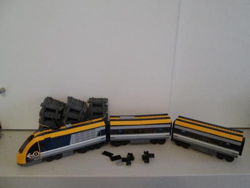 Lego nr 60197 trein met 16 en 4 rechte sporen, Kinderen en Baby's, Speelgoed | Duplo en Lego, Zo goed als nieuw, Lego, Complete set