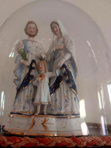 porseleinen H.Familie met bladgoud. beschikbaar voor biedingen