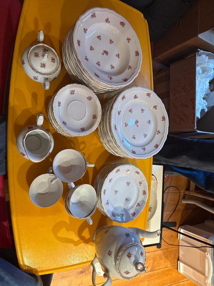 Porseleinen service bloemenmotief, Antiquités & Art, Antiquités | Porcelaine, Enlèvement ou Envoi