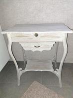 Zeer oude toilet tafel gepatineerd in landelijke stijl, Ophalen