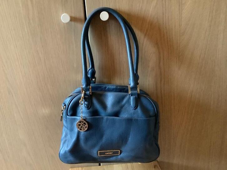 Handtas/schoudertas dkny. Nieuw!, Bijoux, Sacs & Beauté, Sacs | Sacs Femme, Comme neuf, Sac à main, Bleu, Envoi