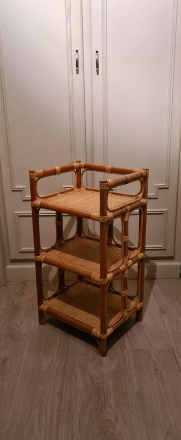 VINTAGE ROTAN REKJE - KASTJE - BIJZETTAFELTJE beschikbaar voor biedingen