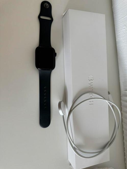 Apple Watch Series 7 45 mm en aluminium minuit, Bijoux, Sacs & Beauté, Montres connectées, Comme neuf, Enlèvement ou Envoi