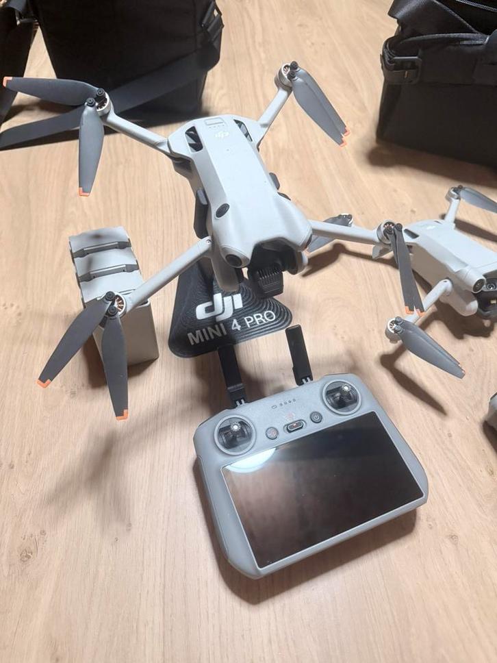 DJI mini 3 pro & DJI mini 4 pro, Hobby en Vrije tijd, Modelbouw | Radiografisch | Helikopters en Quadcopters, Zo goed als nieuw