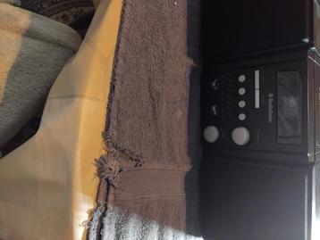 Stereo met radio cd beschikbaar voor biedingen