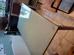 Glazen keuken tafel een aluminium frame., Huis en Inrichting, Ophalen, Zo goed als nieuw