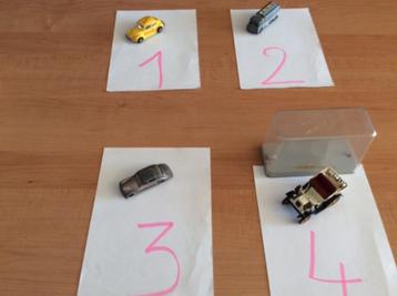 Te koop 4 auto's schaalmodel beschikbaar voor biedingen