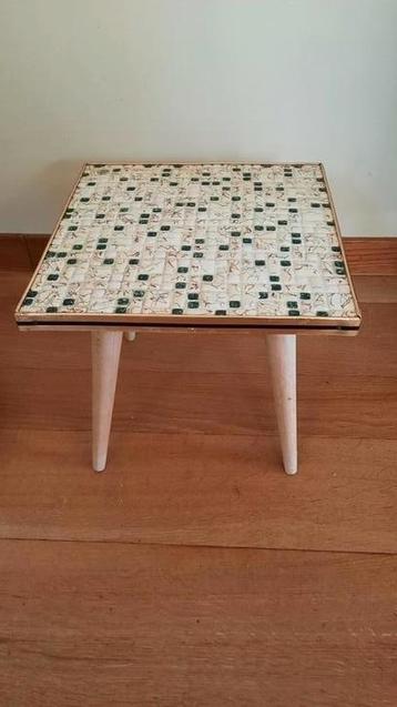 Vintage plantentafeltje mozaïek. beschikbaar voor biedingen