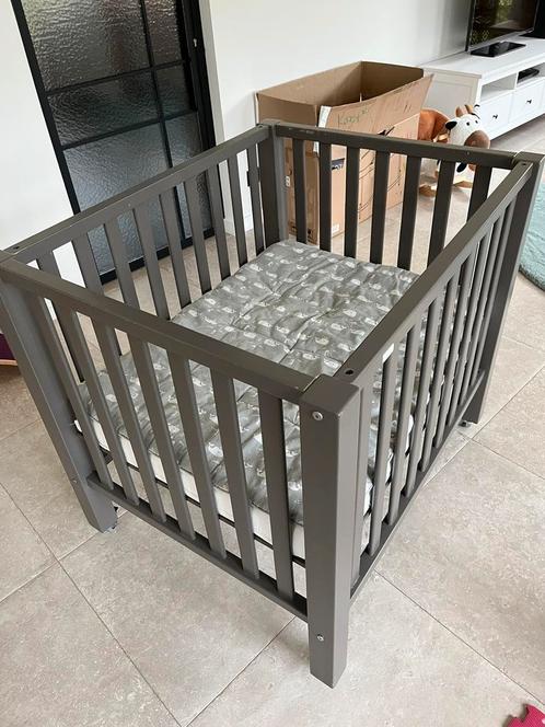 Park / box voor baby merk quax, Kinderen en Baby's, Babyparken, Gebruikt, Rechthoekig, Wieltjes, Ophalen