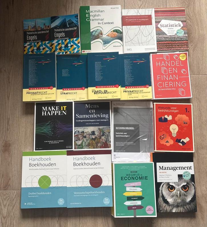 Volledig boekenpakket 1e bachelor Handelswetenchappen Ugent, Boeken, Economie, Management en Marketing, Zo goed als nieuw, Economie en Marketing