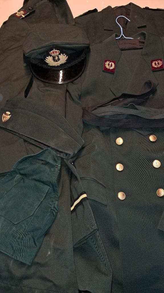 BELGIQUE - ABL - UNIFORME SOUS LIEUTENANT MEDECIN (1984-90), Verzamelen, Militaria | Algemeen, Overige soorten, Kleding of Schoenen