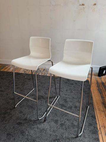 2 tabourets de bar IKEA GLENN – blanc et chrome beschikbaar voor biedingen