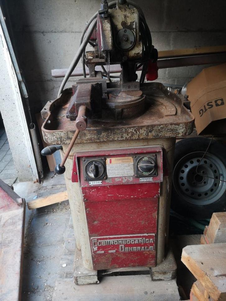 Metaal afkortzaag, Doe-het-zelf en Bouw, Gereedschap | Zaagmachines, Afkortzaag, Ophalen