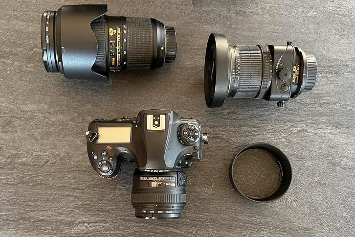 Nikon D850 (weinig kliks) – complete professionele set, Audio, Tv en Foto, Fotografie | Professionele apparatuur, Gebruikt, Ophalen