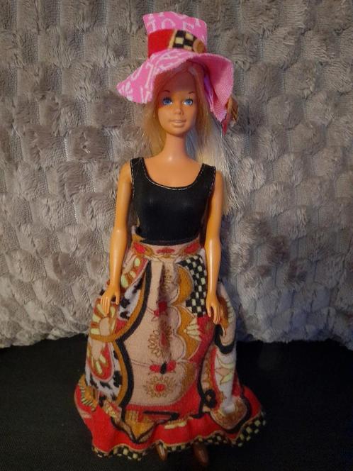Barbie jaren 70 in mod outfit mattel, Verzamelen, Poppen, Zo goed als nieuw, Pop, Ophalen of Verzenden