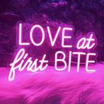 Love At First Bite LED neon lichtreclame, Ophalen of Verzenden, Nieuw, Lichtbak of (neon) lamp