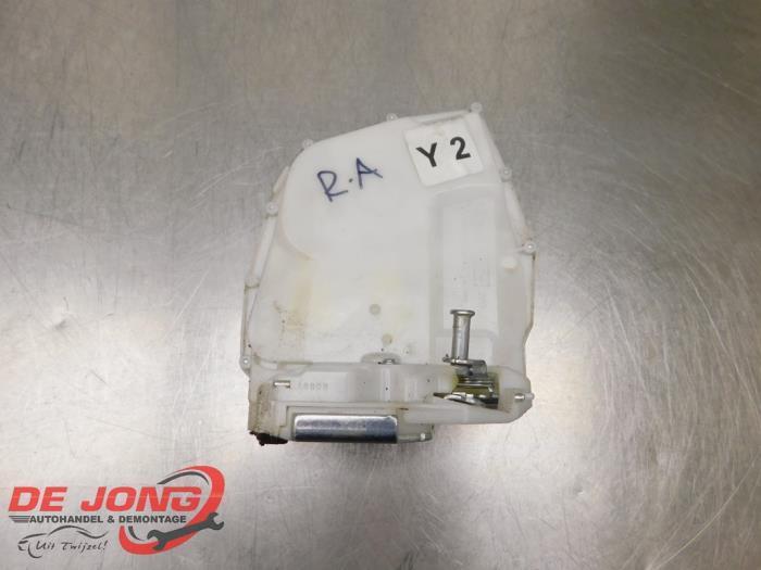 Deurslot Mechaniek 4Deurs rechts-achter van een Suzuki SX-4, Auto-onderdelen, Carrosserie, Suzuki, Gebruikt, 3 maanden garantie