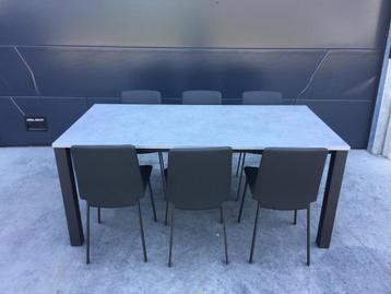 (108) Moderne eettafel met de 6 stoelen, Huis en Inrichting, Ophalen, Zo goed als nieuw