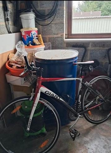 Giant koersfiets beschikbaar voor biedingen